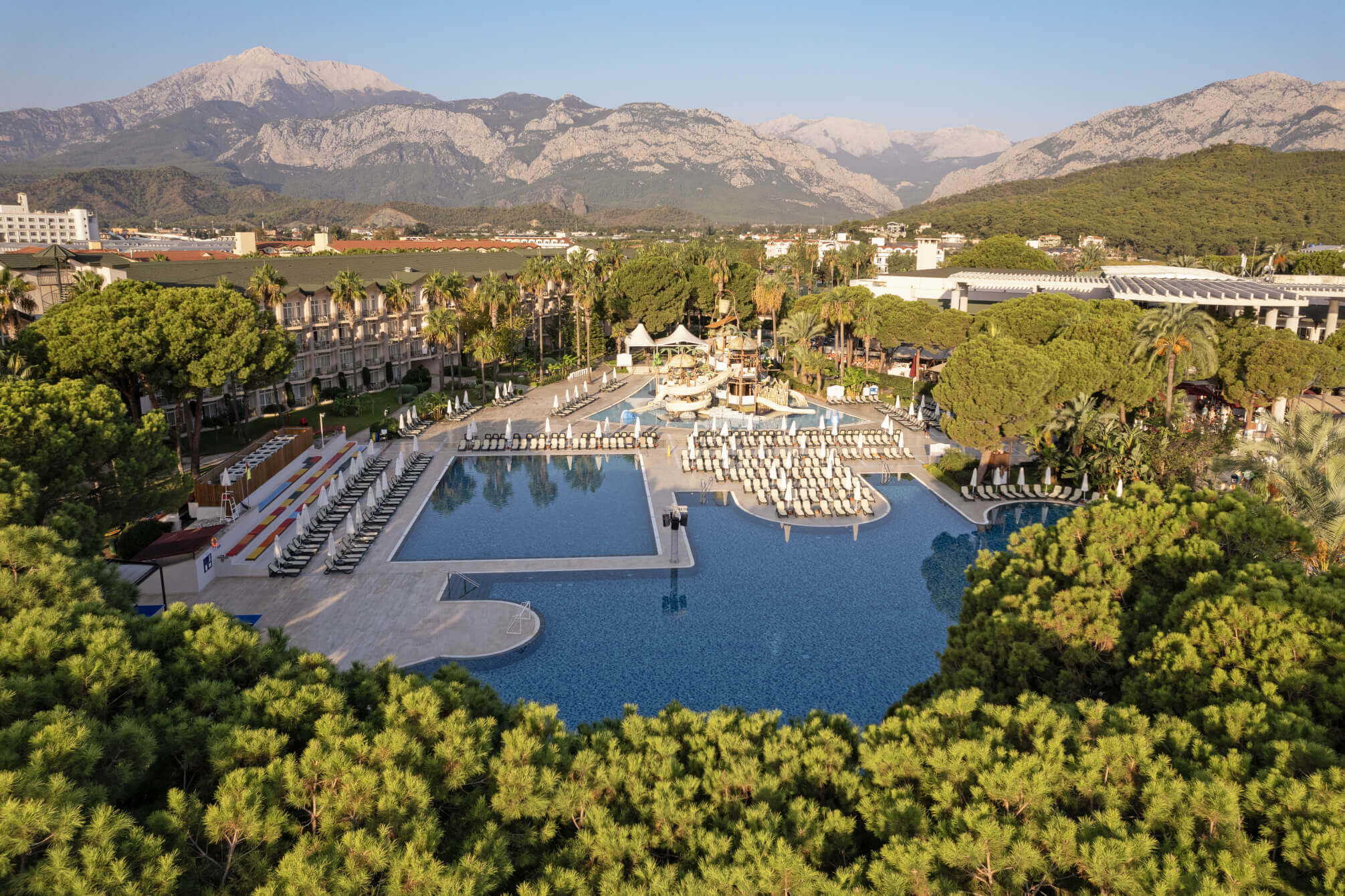 Dobedan World Palace Kemer logo